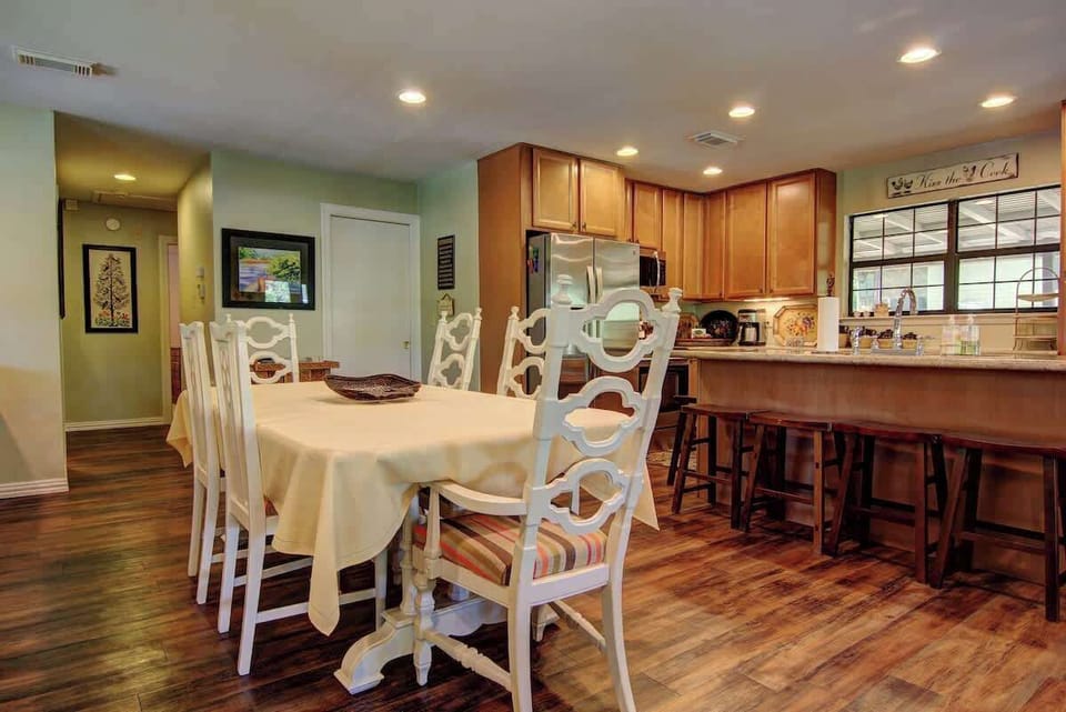 Dining area (upstairs) with seating for 8.