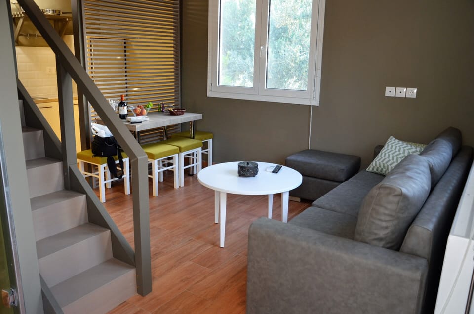 Deluxe Bungalow with partial sea view | Minibar, desk, blackout drapes, soundproofing