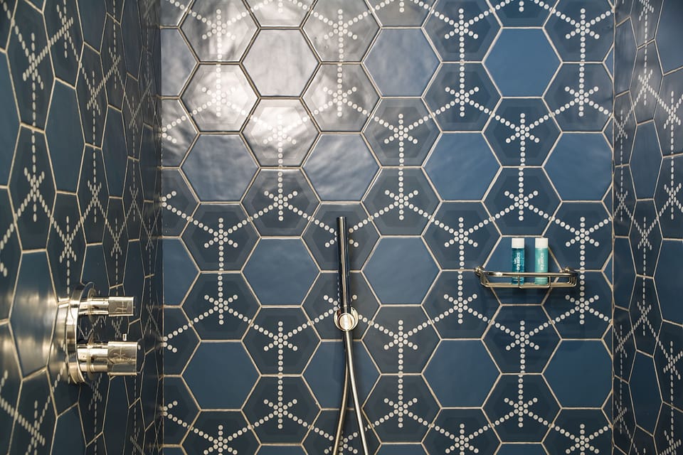 Double Room, 1 Double or 2 Twin Beds | Bathroom shower