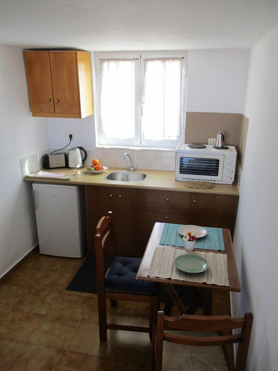 Standard Studio, Garden View, Mezzanine | Private kitchenette | Coffee/tea maker, fridge, stovetop, electric kettle