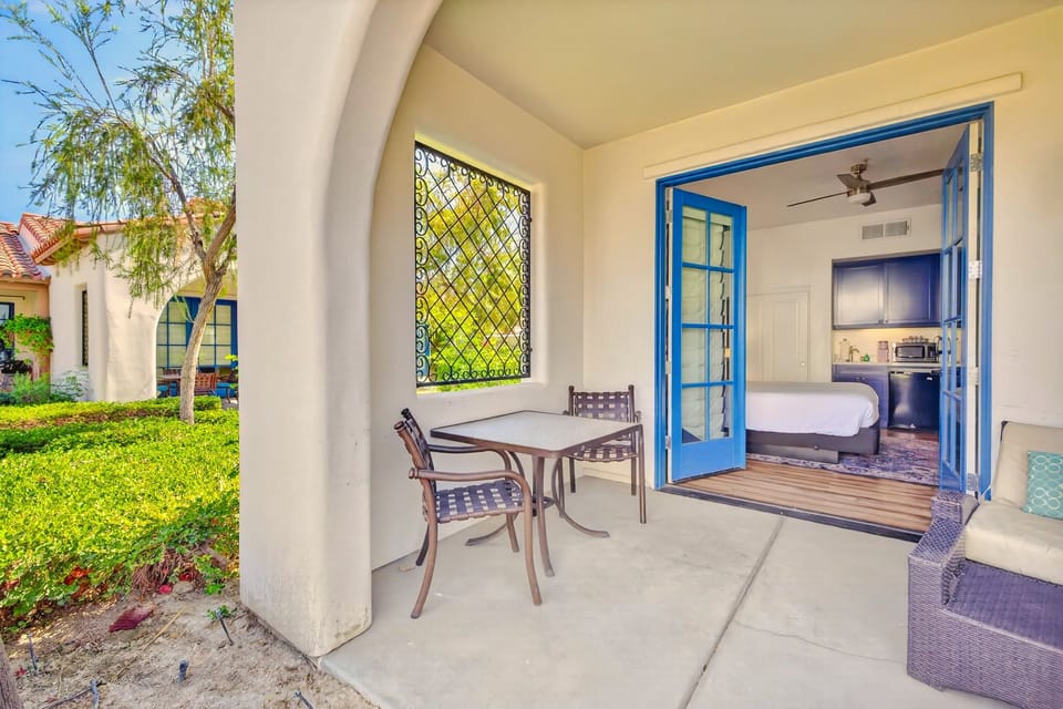 Studio Patio
