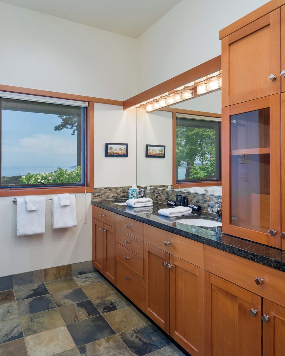 425 Sunset Ave - Orcas Island Washington - 33
