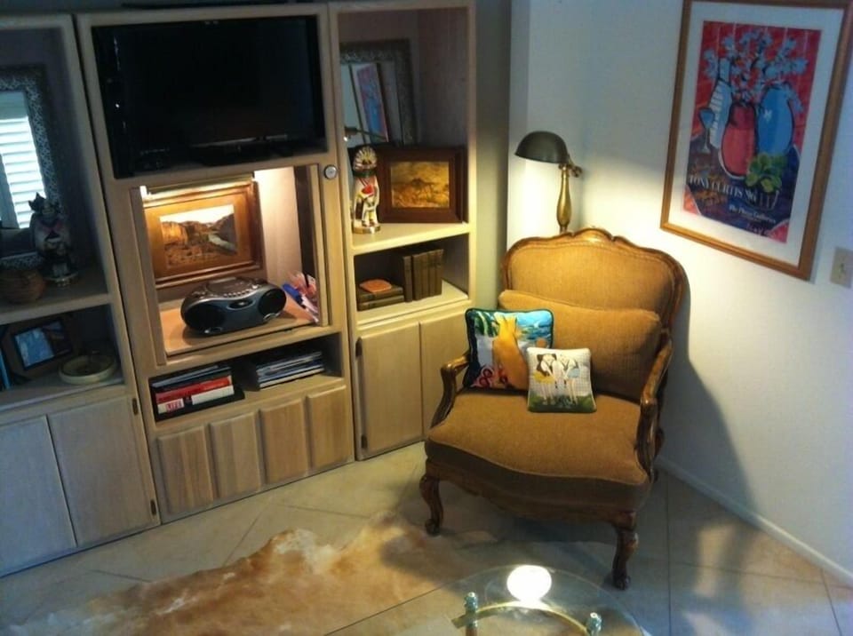 3rd bedroom that can be used as den - 3rd bedroom that can be used as den