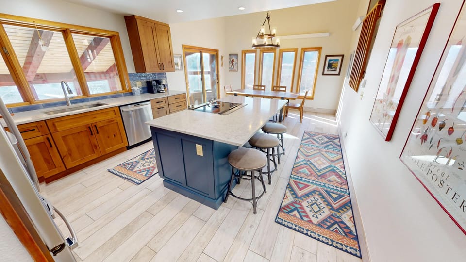 Fully Equipped Kitchen with Granite, Stainless and Kitchen Islan - Fully Equipped Kitchen with Granite, Stainless and Kitchen Island