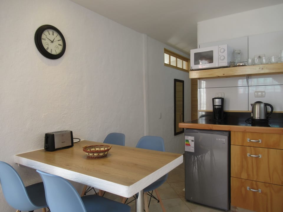 Standard Apartment | In-room dining