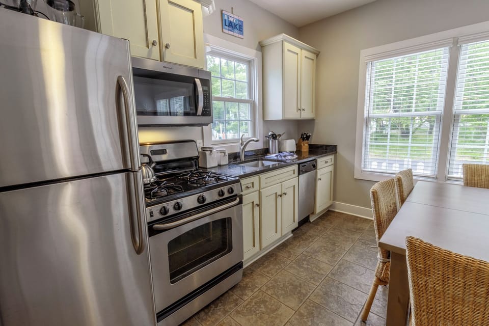 Main Level | Kitchen