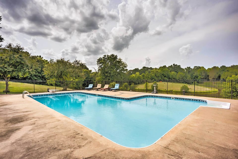 Shared Outdoor Pool