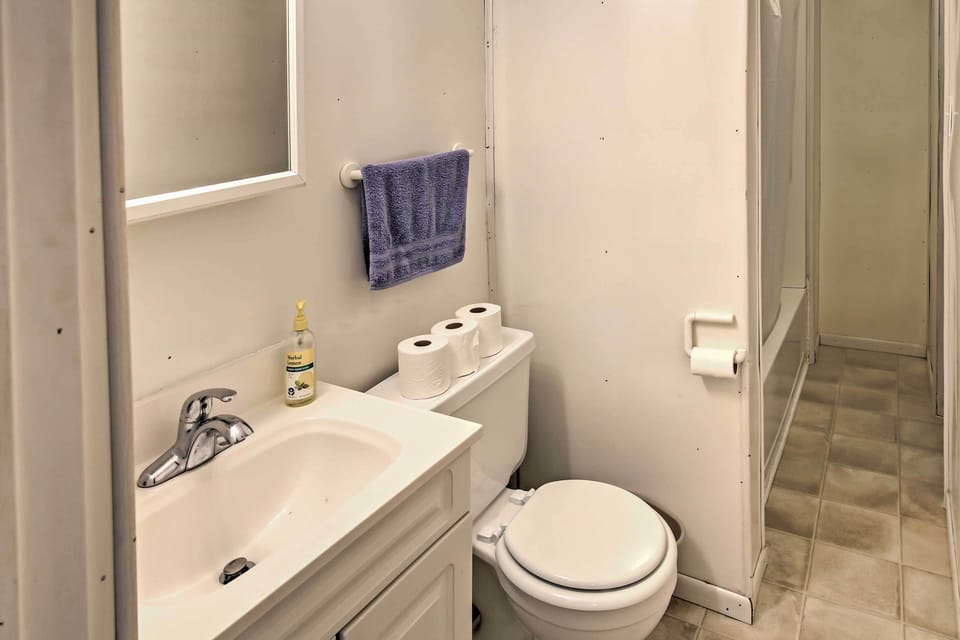 En-Suite Bathroom | Towels & Linens
