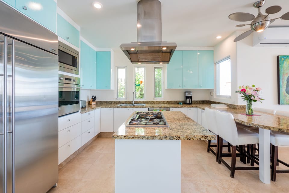 Fully equipped kitchen