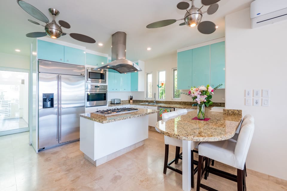 Fully equipped kitchen