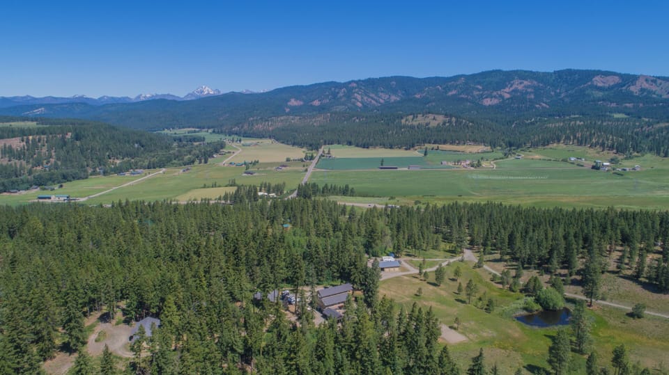 Huntley Lodge. - The Huntley Lodge and Retreat at the gateway of the scenic Teanaway Valley.