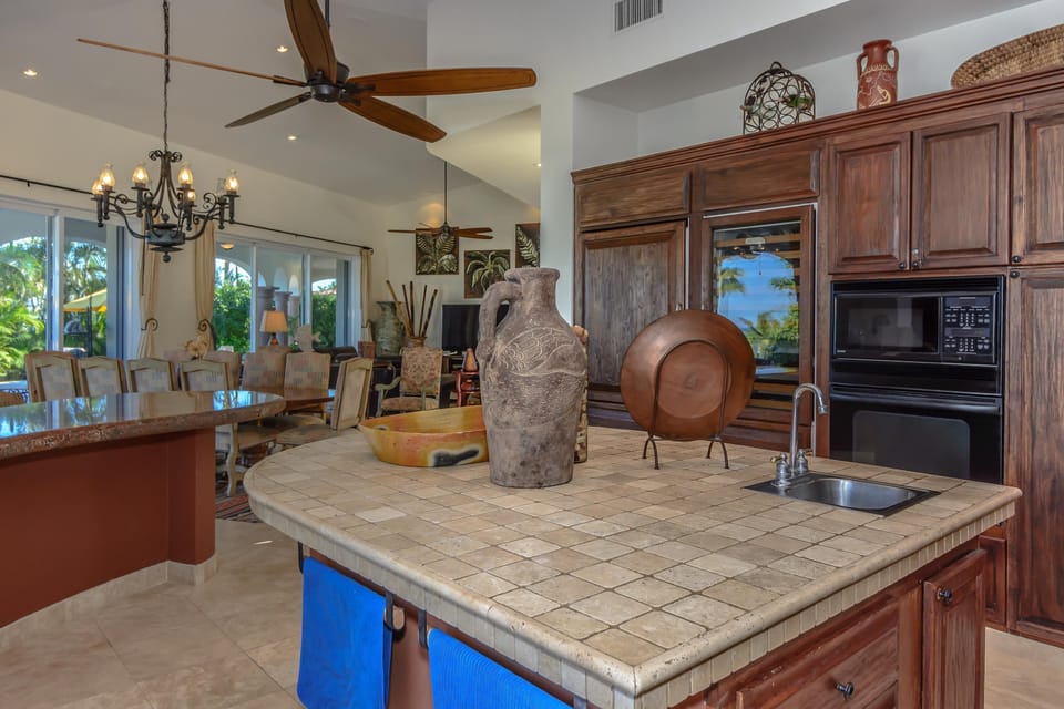 Kitchen with island