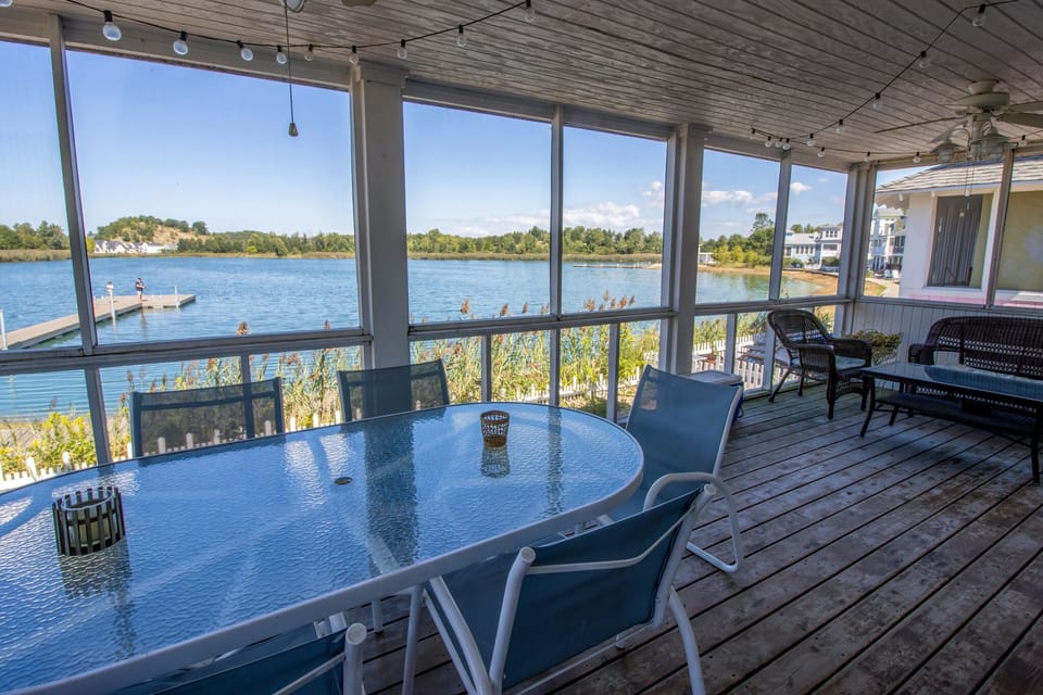 Screened in Porch