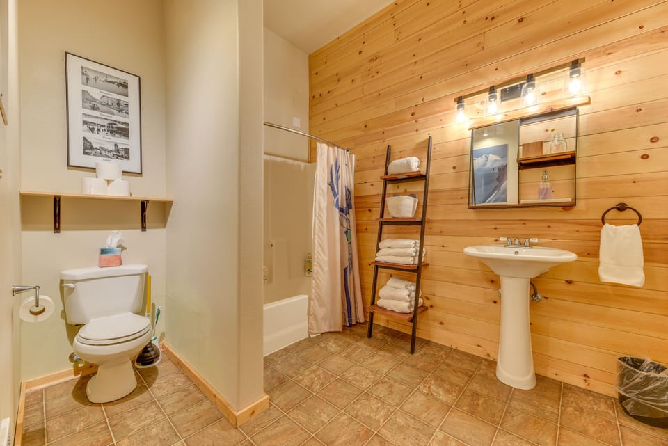 Full Bathroom | Basement