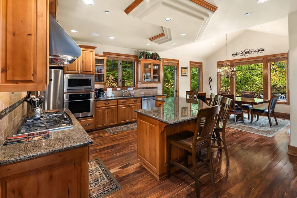 Buttercup Manor: - Beautifully appointed granite kitchen with stainless appliances.