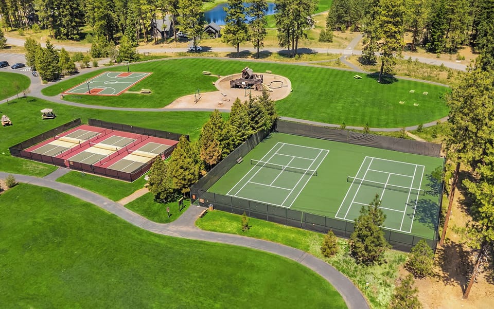 Cascade Pines. - Dawson Park - Public Tennis and Pickleball Courts.
