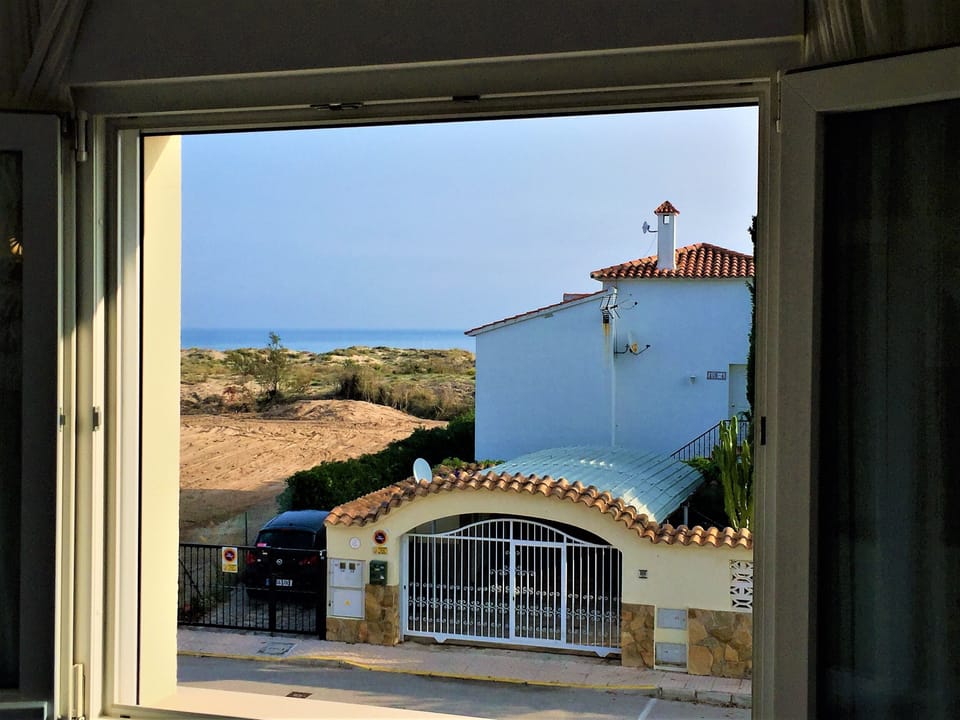 Seaviews from the bed