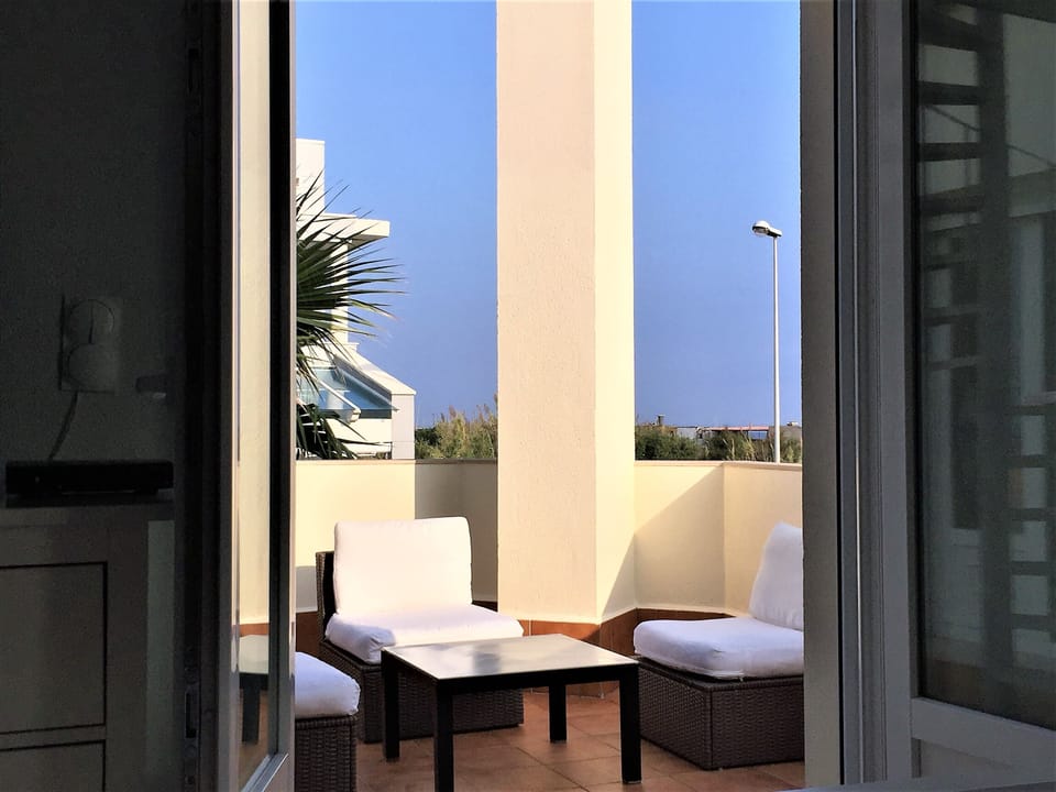 Direct access to the terrace 1st floor