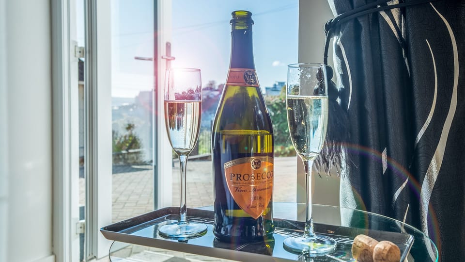 CHEERS !!!
Looking forward to welcoming you at HarbourView