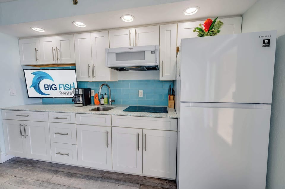 Large Kitchen Area
