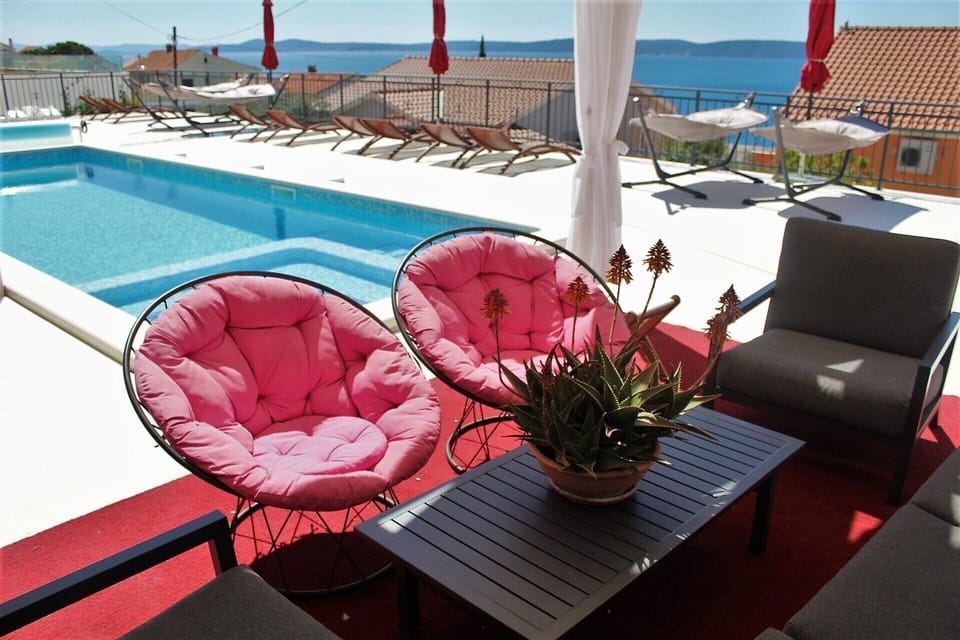 swimming pool - patio - terrace - jacuzzi