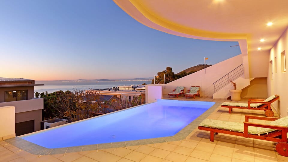 Pool level Villa Kali