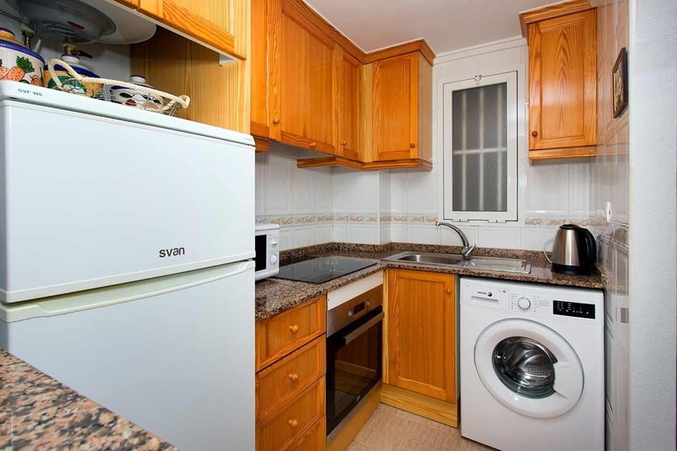 The fully equipped kitchen.