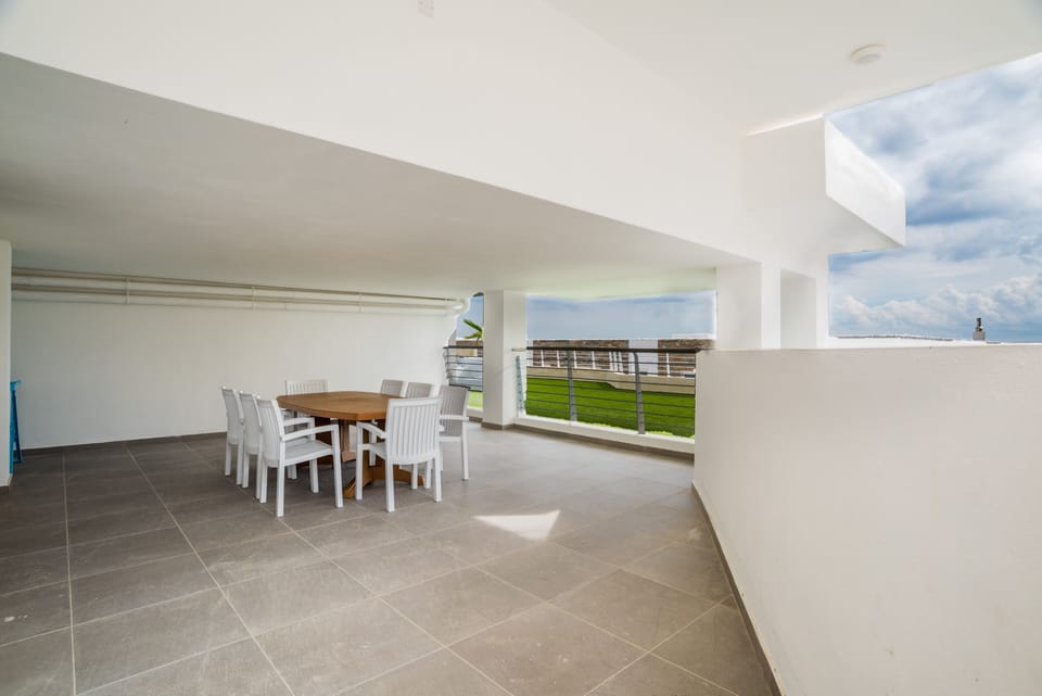 Outdoor Terrace 