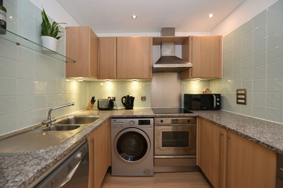 Fully-equipped kitchen