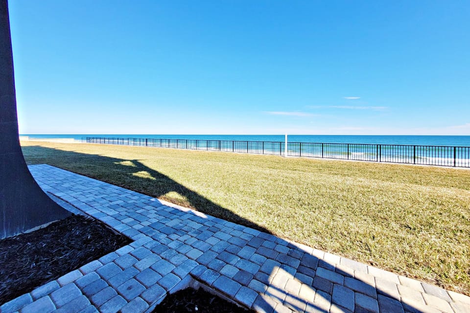 Your back door sits directly on the ocean!