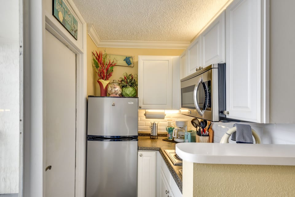 Well-Equipped Kitchen | Toaster | Drip Coffee Maker