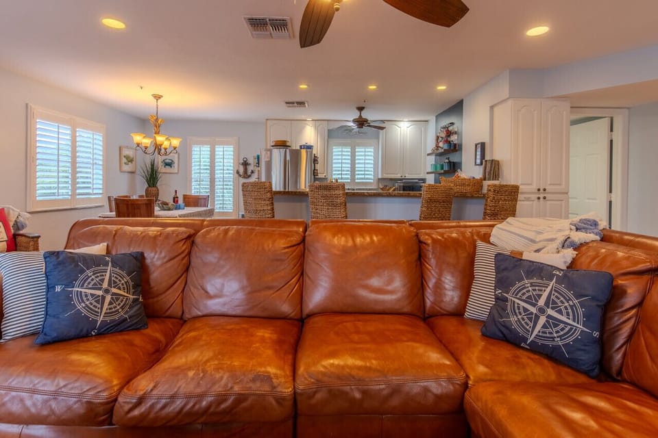 Living Room/Kitchen