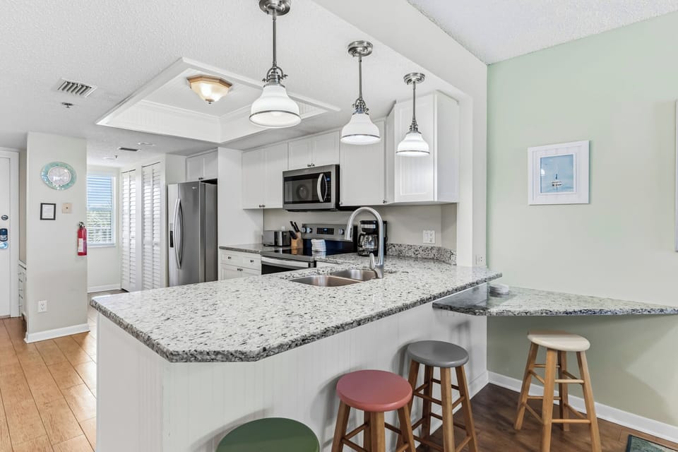 JC Resorts Hamilton House 302 Kitchen Indian Rocks Beach-4(2048 Pixels)17