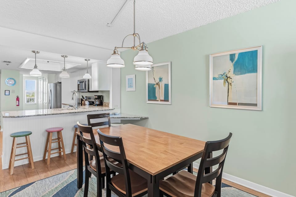 JC Resorts Hamilton House 302 Dining Room Indian Rocks Beach-1(2048 Pixels)12