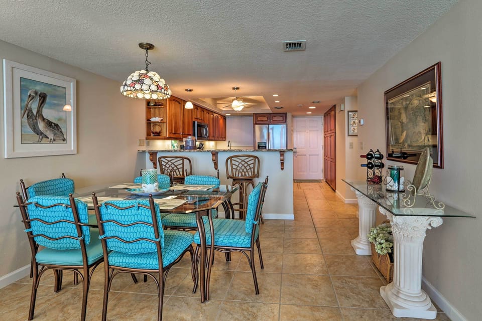 Dining | Dishware & Flatware Provided