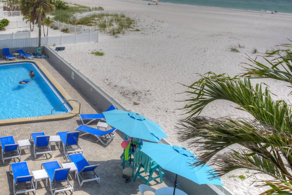 Year-round heated beachfront pool