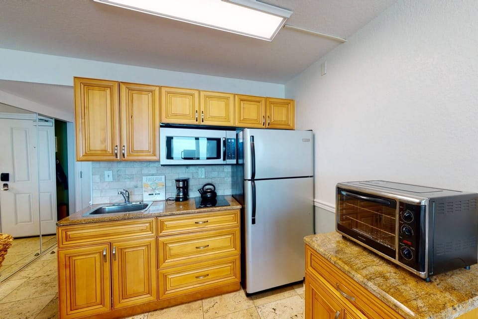 Fully Equipped Kitchenette with Granite and Stainless