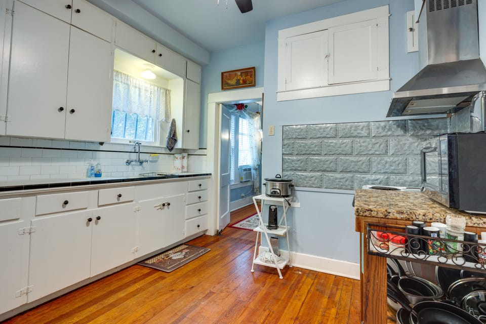Fully Equipped Kitchen | Cooking Basics & Spices