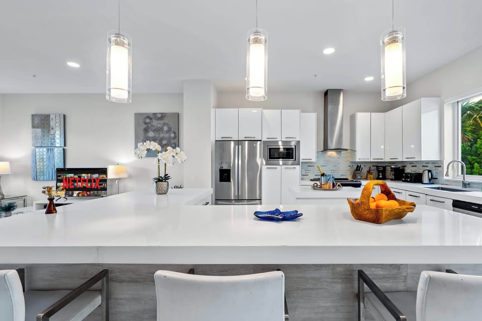 There are lots of cabinets in the kitchen