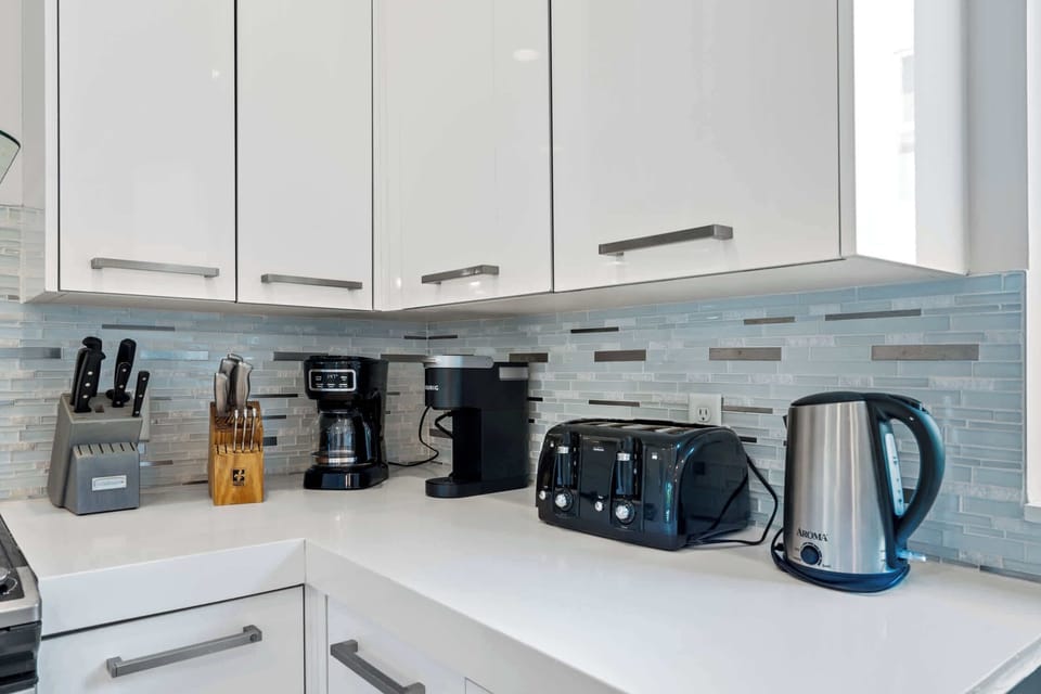 The house comes witha starter kit and 2 types of coffee machines