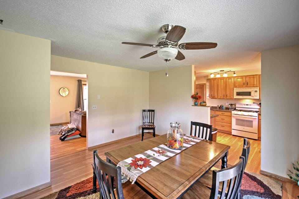 Dining Room | Dishes & Flatware Provided