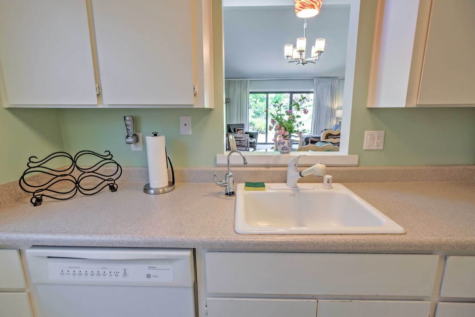 Kitchen | Fully Equipped