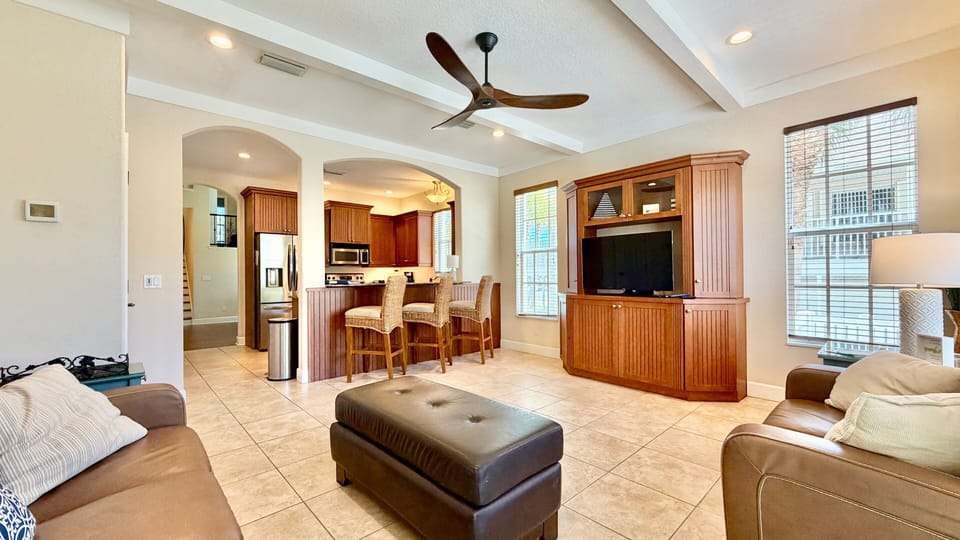 Avenida De Cortez Living Room