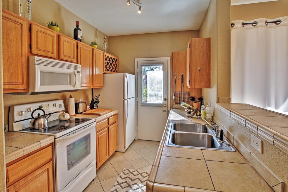 Kitchen | Fully Equipped