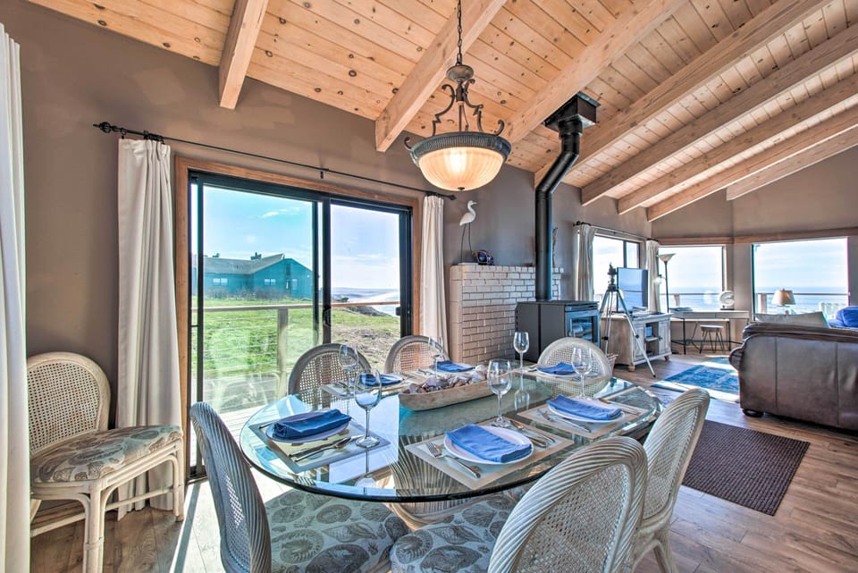 Dining Area | Dishware & Flatware