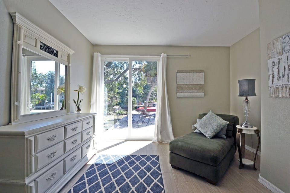 master bedroom has sitting area