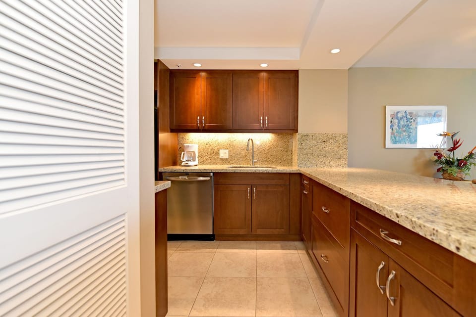 Newly remodeled, sure to please the chef in your family.