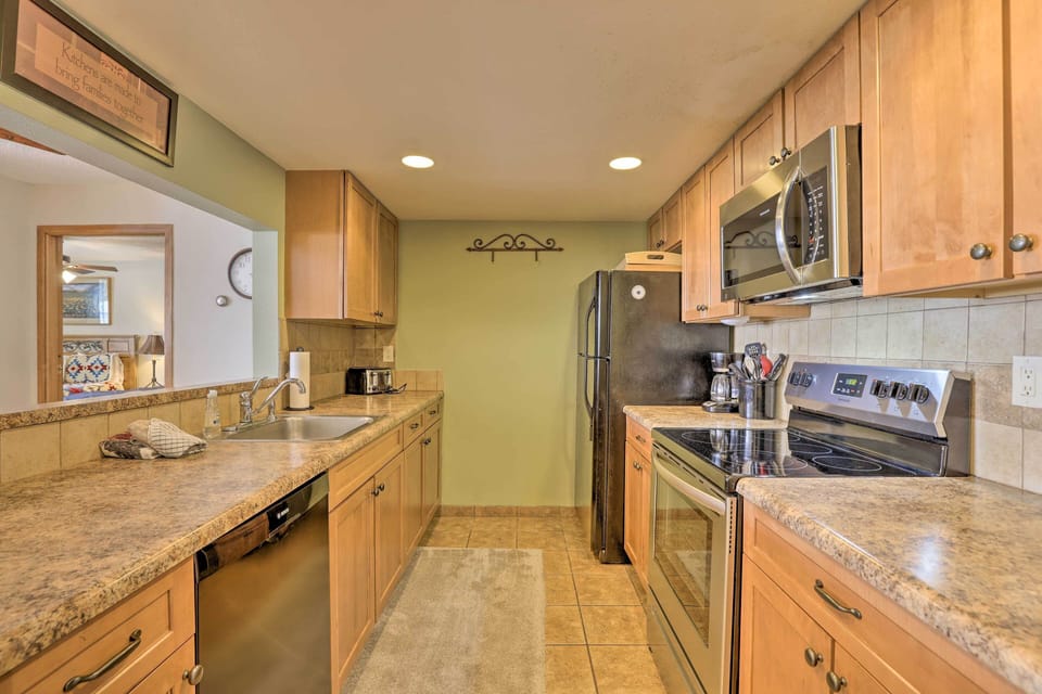 Kitchen | Spices Provided