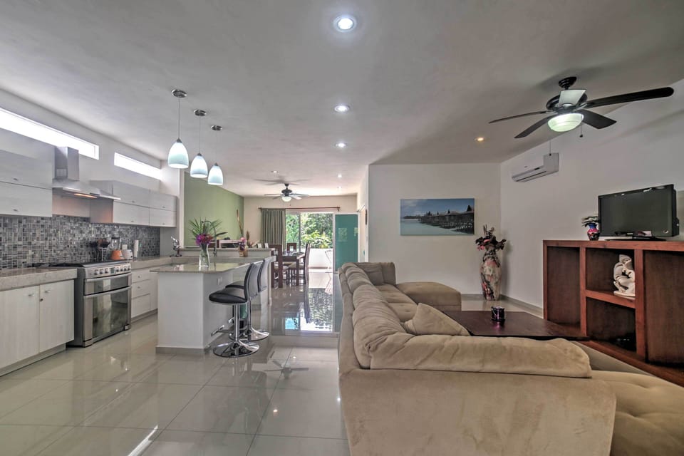 Upstairs Apartment | Free WiFi | Smart TV