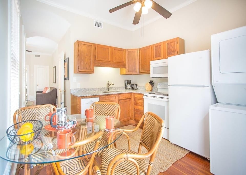 The washer/dryer is ideal for longer stays.